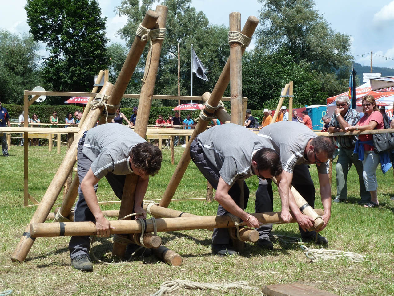 Gruppenschnüren